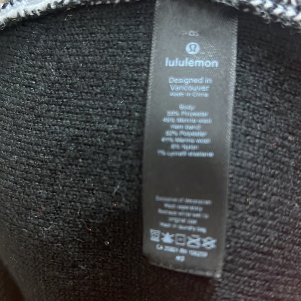 Lululemon Warm Women Beinie - Picture 10 of 14